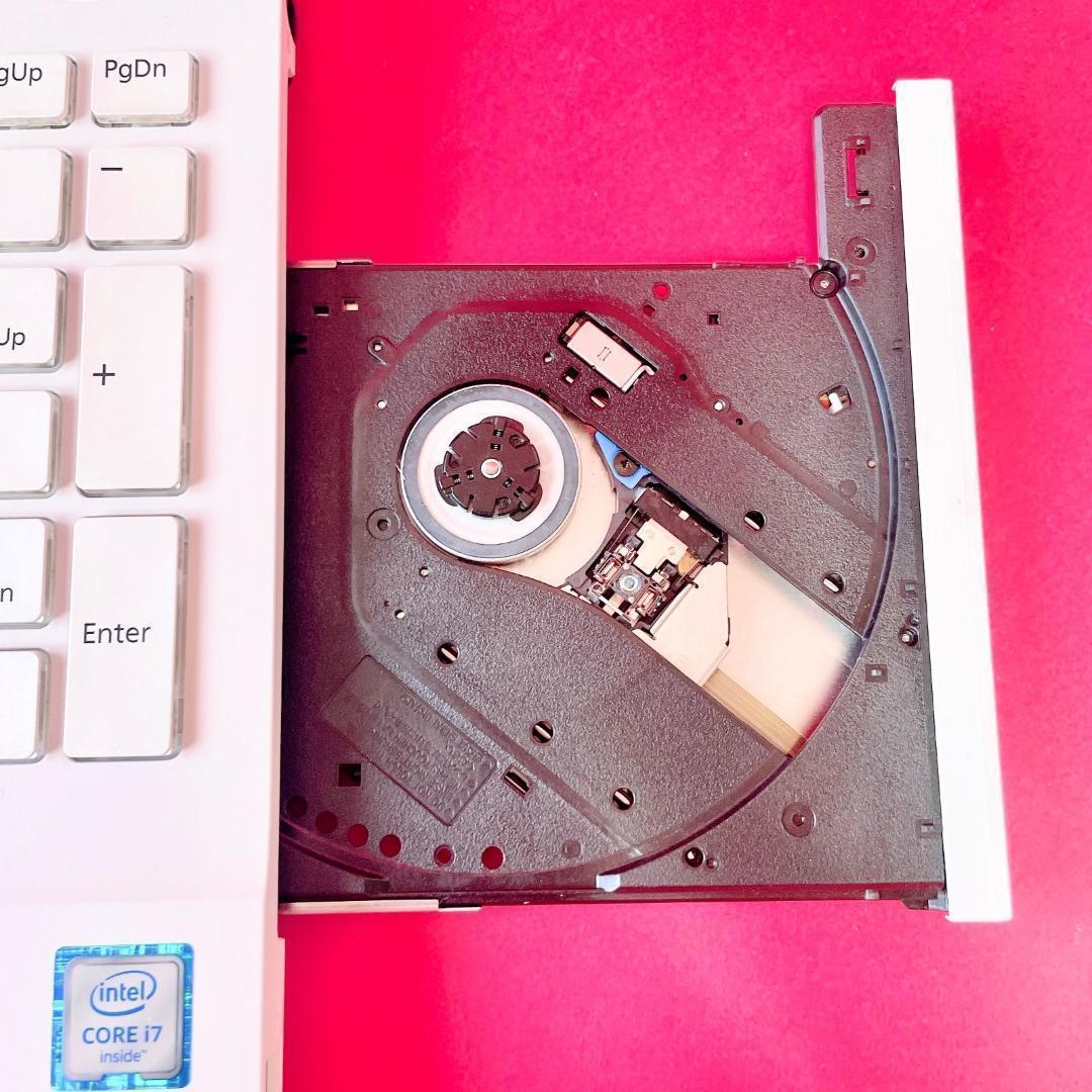 売り切れ続出‼️Corei7✨️おしゃれ白薄型ノートパソコン！大容量1TBカメラ付き