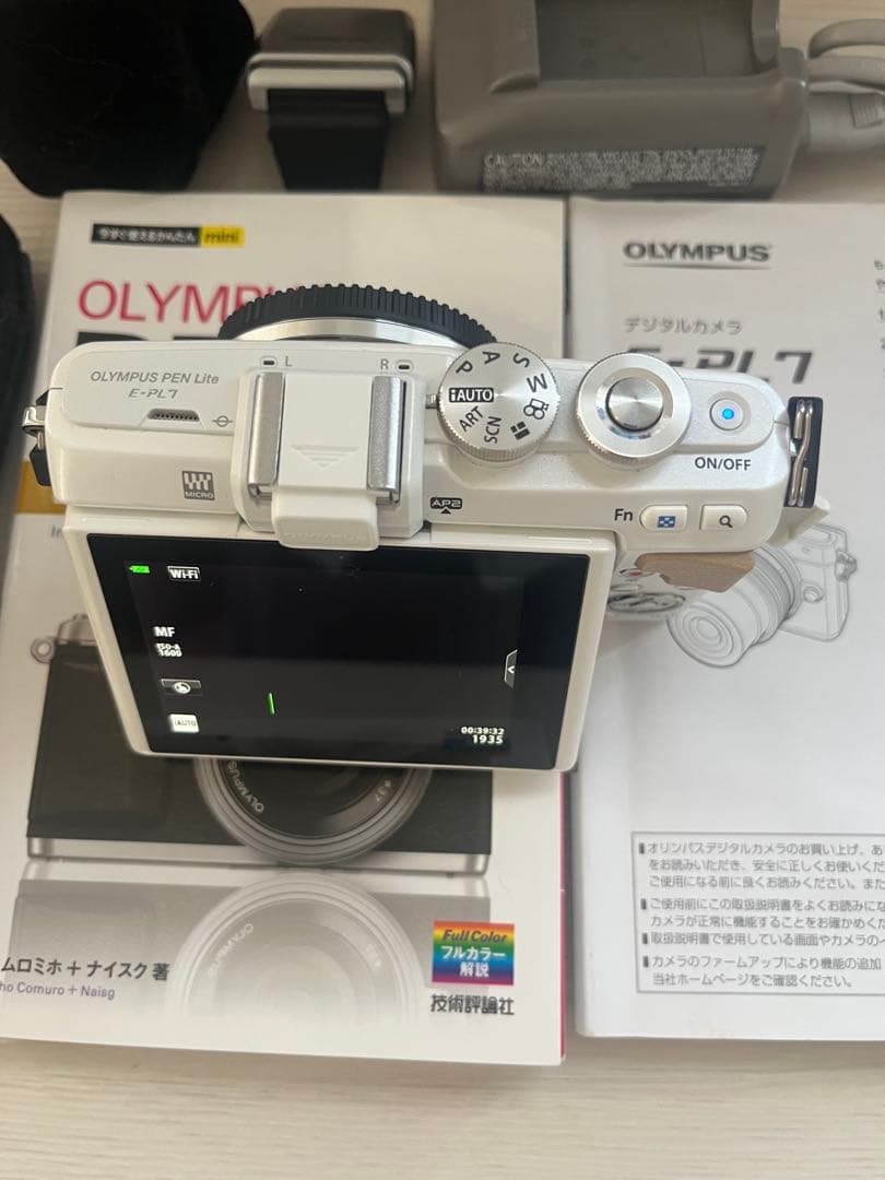 ♡OLYMPUS PEN Lite E-PL7 +付属品・レンズおまけはご希望で