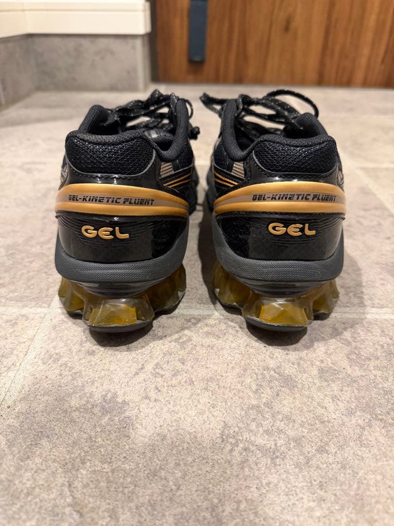 靴 ASICS GEL KINETIC FLUENT