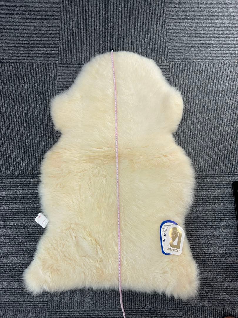 本物羊毛のラグ 約100cm x 60cm 4枚セット