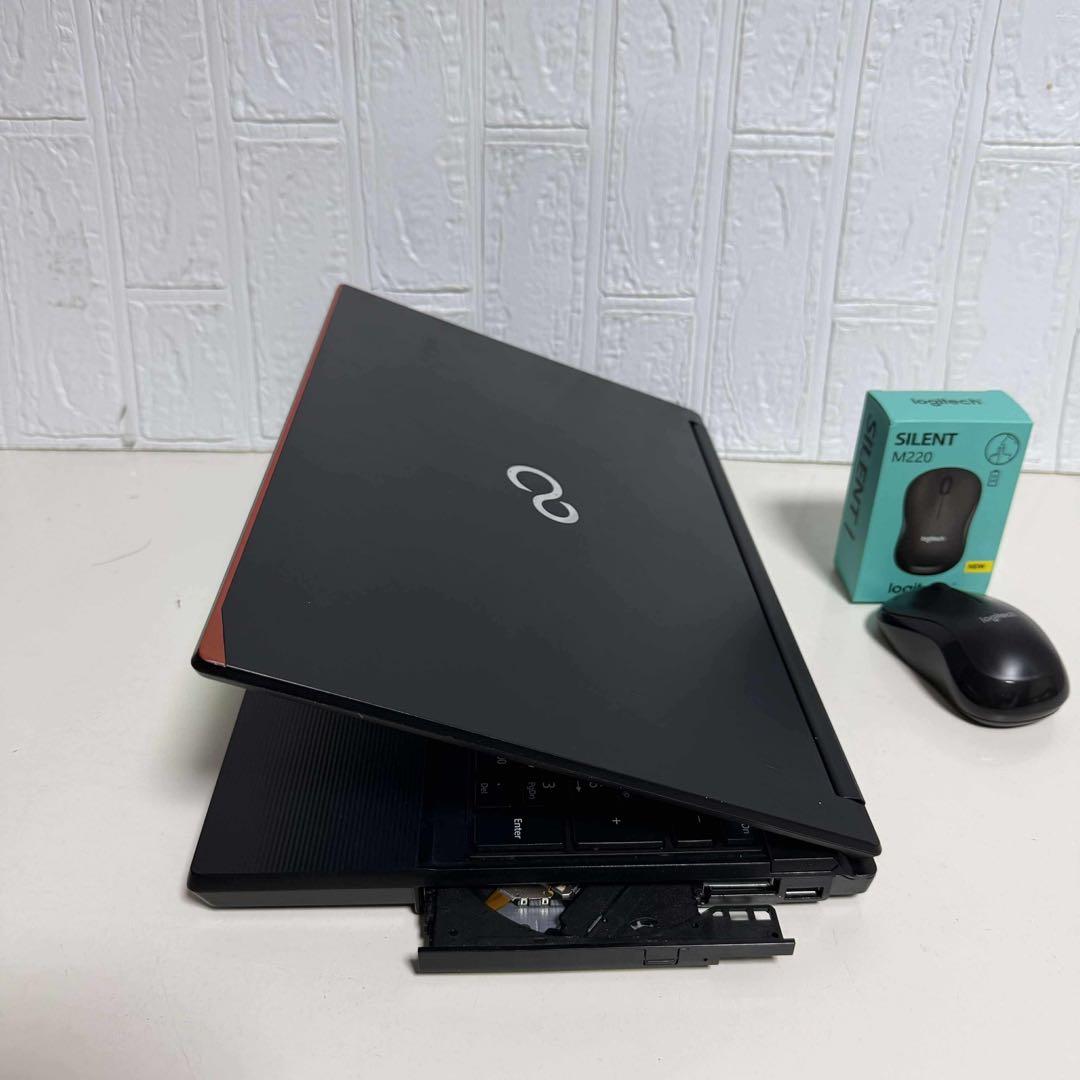 Windows11 オフィス付きCorei7 SSD メモリ8GB 美品　富士通