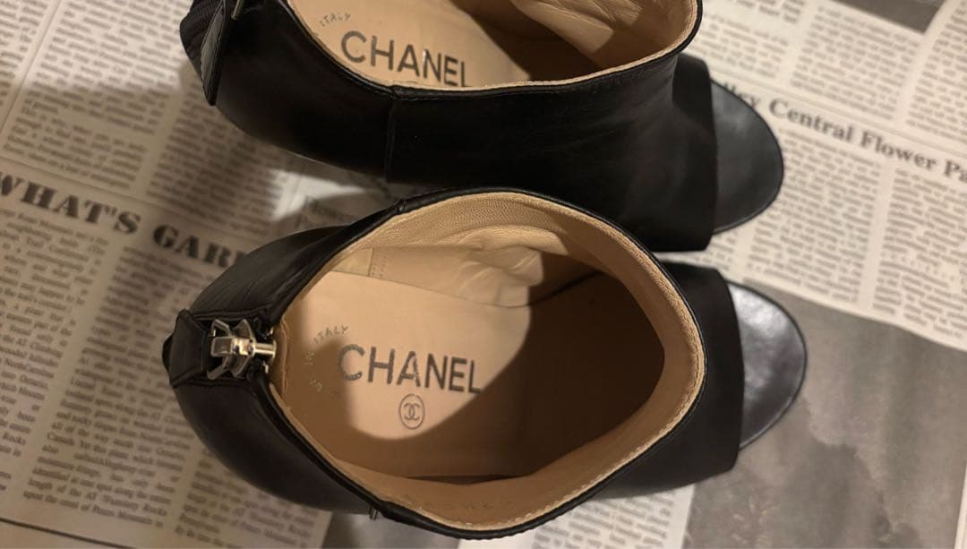 CHANEL ココマークチェーン ショートブーツ オープントゥ ブーティ レザー