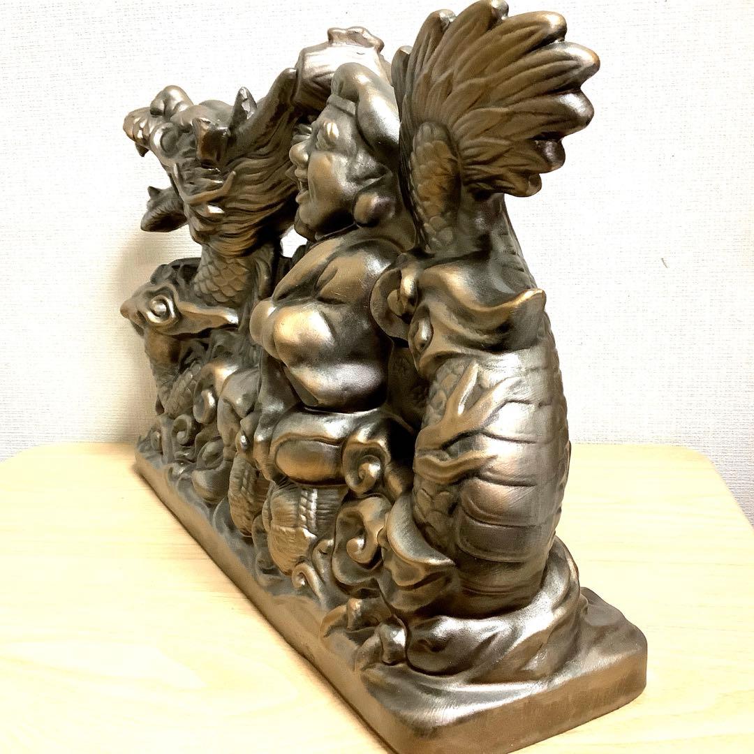 龍に乗った福の神　置物