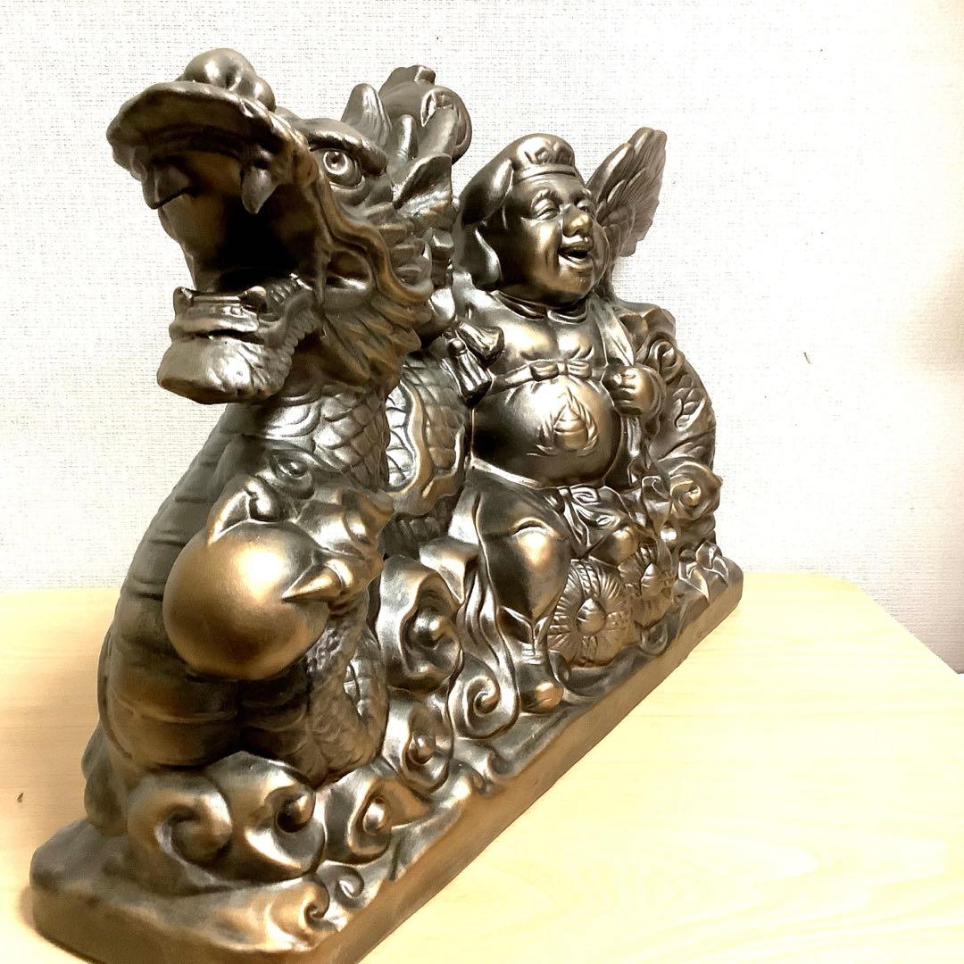 龍に乗った福の神　置物
