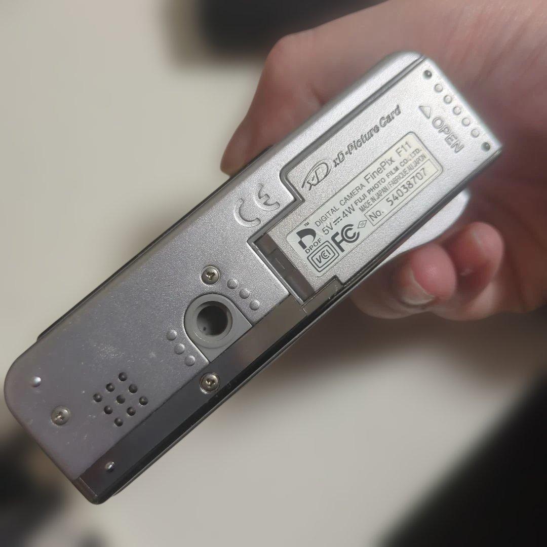 Fujifilm FinePix F11 デジタルカメラ