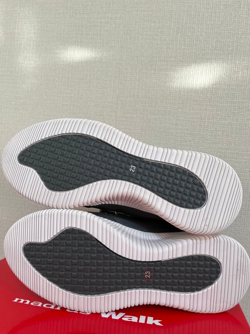 新品マドラスウォークGORE-TEX軽くて履きやすく暖かいムートンブーツ23cm