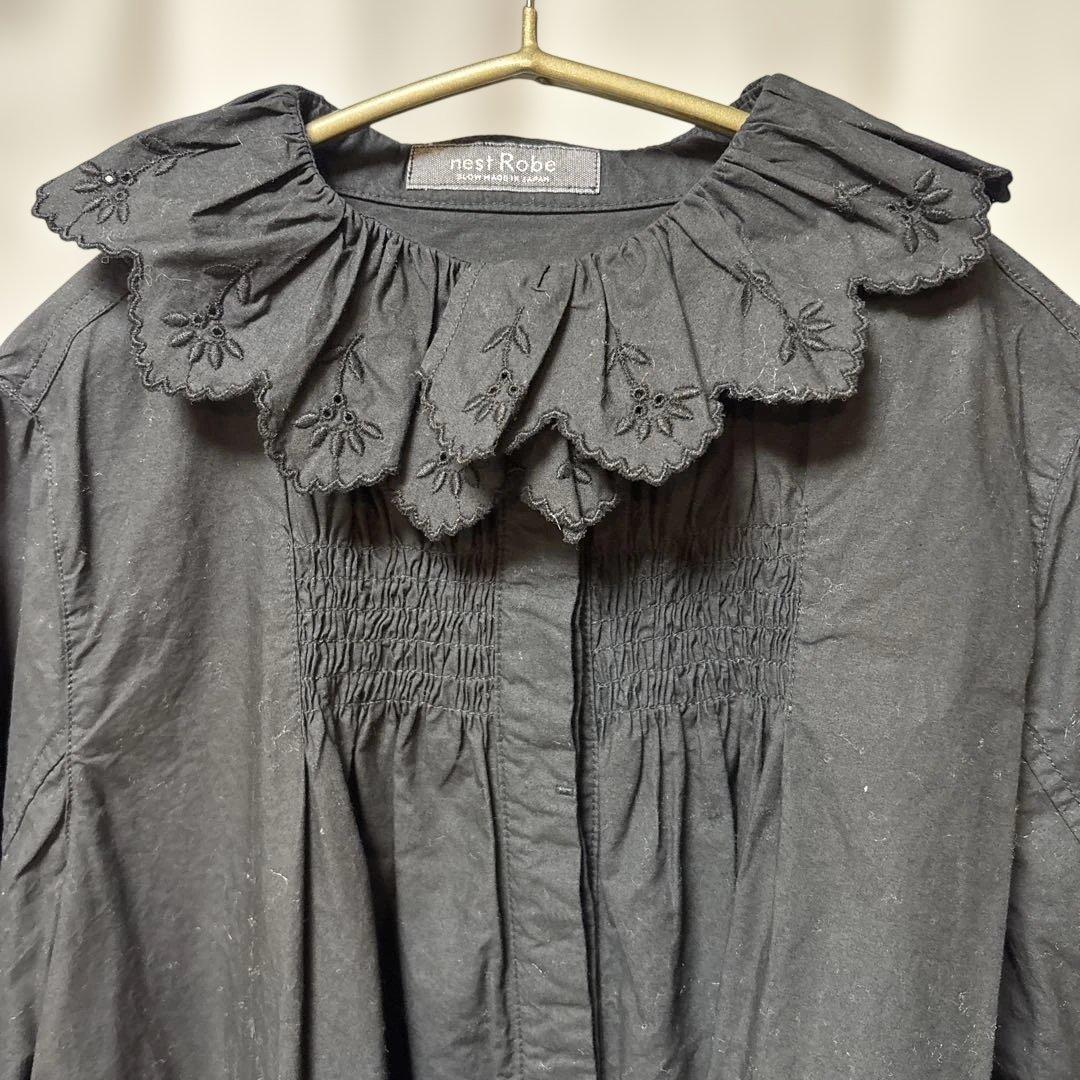 nest Robe ネストローブ フリル カラー 袖口 黒シャツ ブラウス