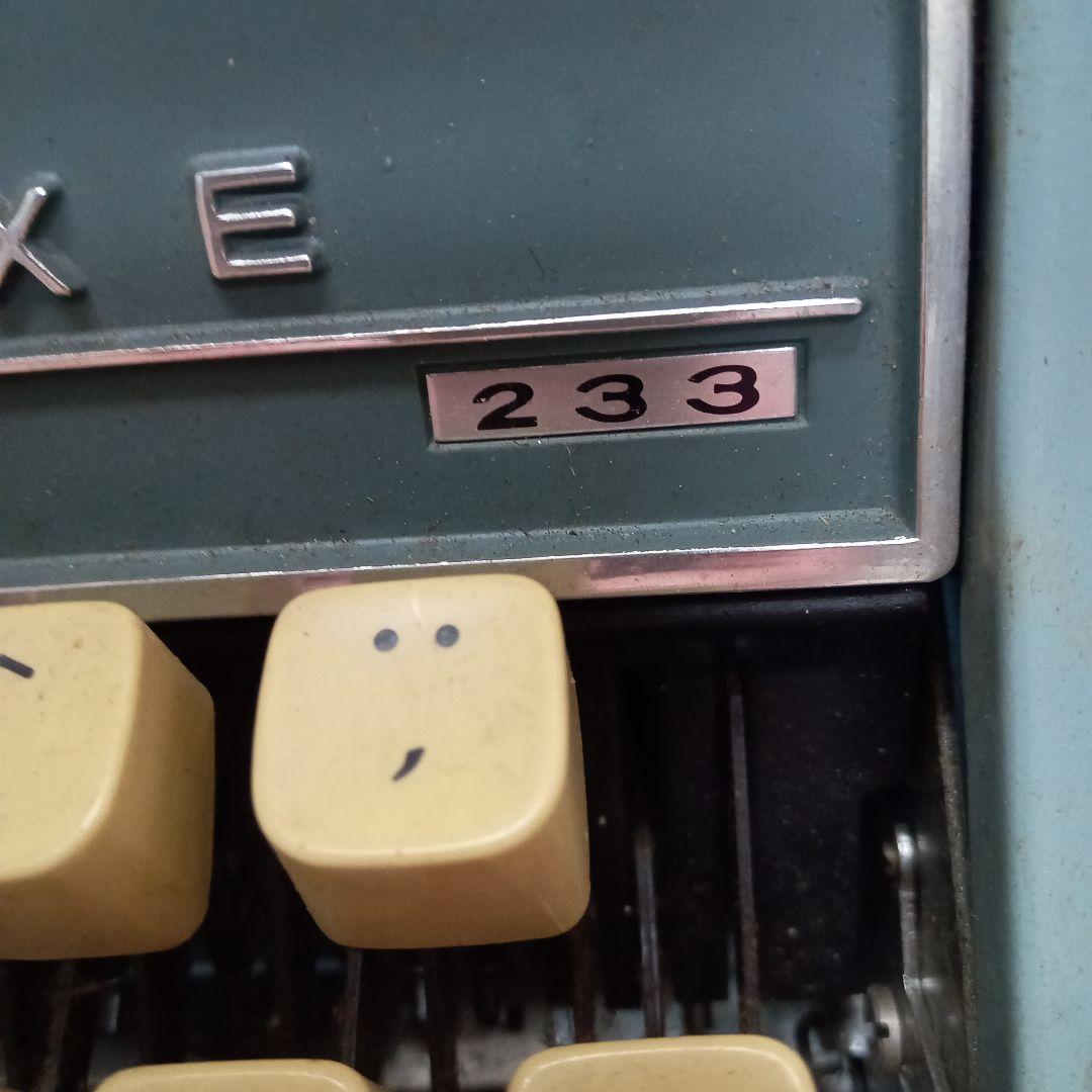 BROTHER ／ DE LUXE 233 タイプライター ケース付