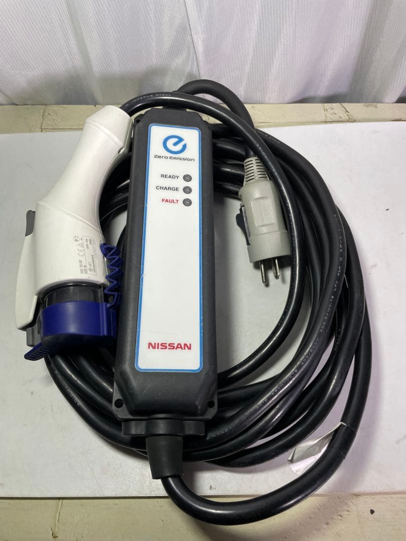 日産　リーフ　充電ケーブル　3NK0E