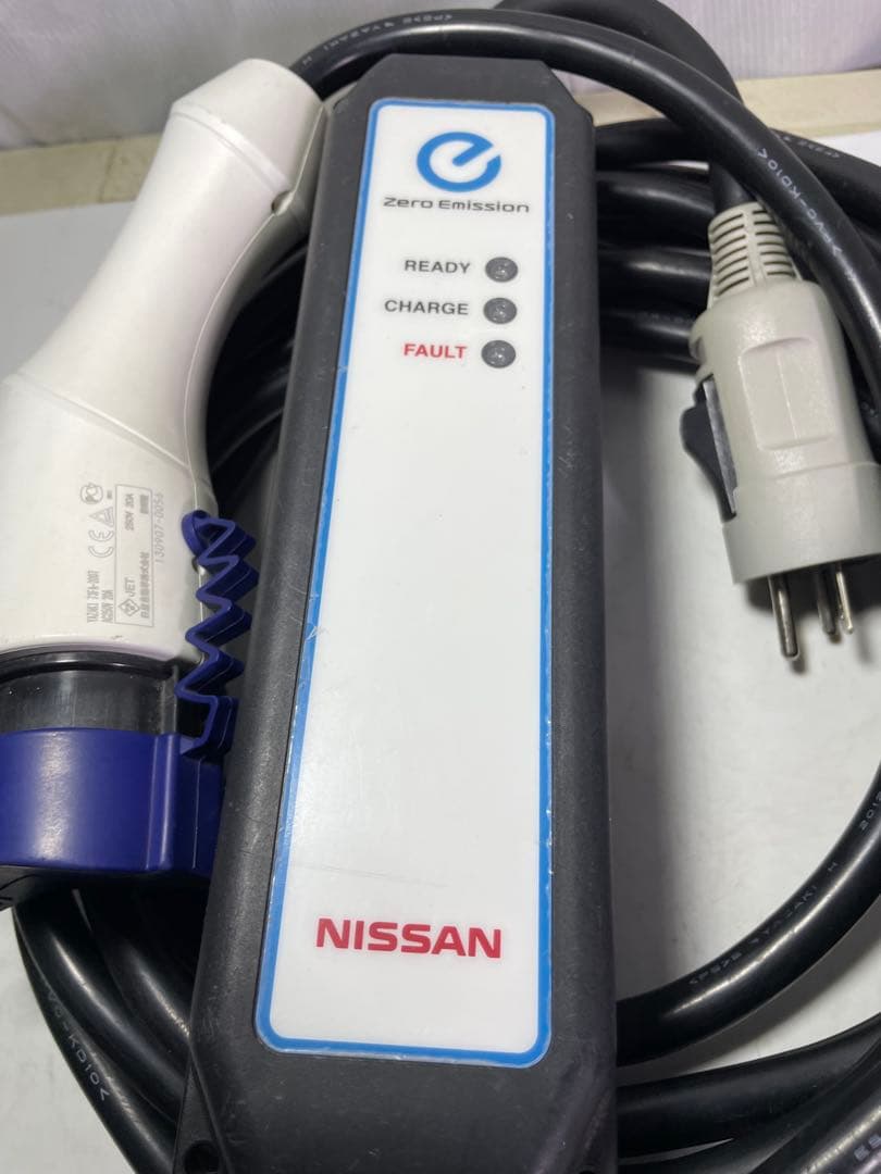 日産　リーフ　充電ケーブル　3NK0E