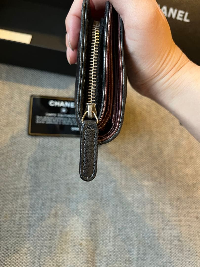 CHANEL マトラッセ　財布　コンパクト　二つ折り　ブラック　ラムスキン