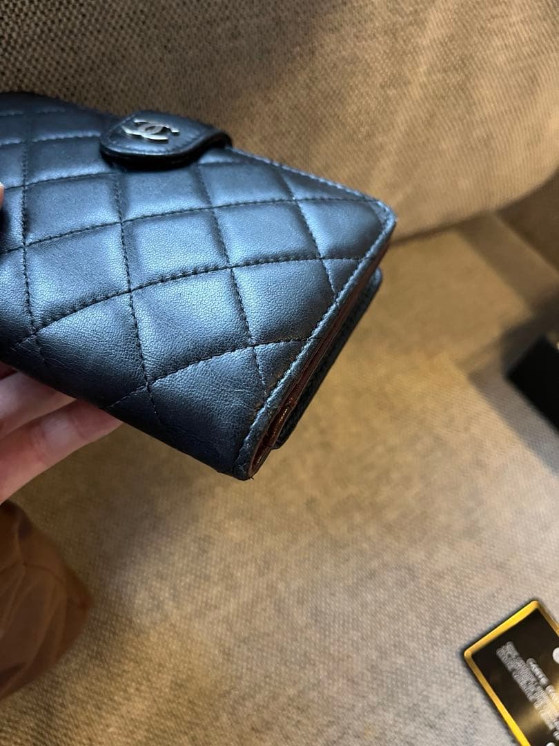 CHANEL マトラッセ　財布　コンパクト　二つ折り　ブラック　ラムスキン