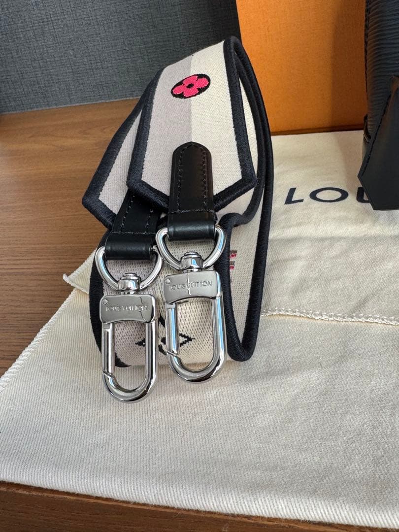 ルイヴィトン　アルマBB ブラック　ハンドバッグ