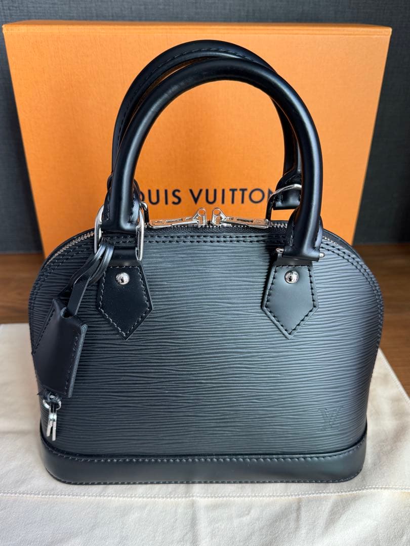 ルイヴィトン　アルマBB ブラック　ハンドバッグ
