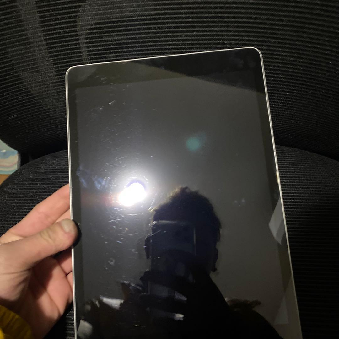 iPad (第9世代) 64GB シルバー セルラーモデル