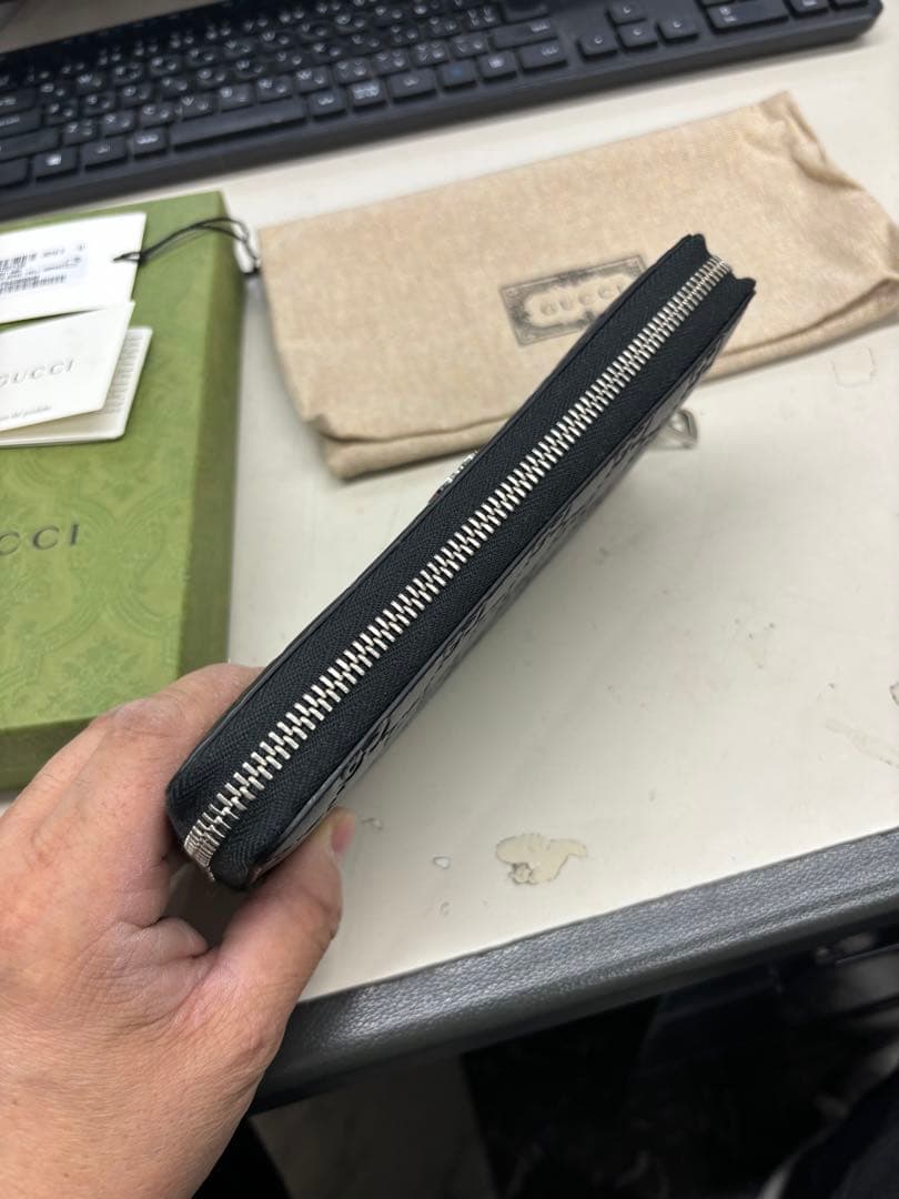 空*ん様 B4901【未使用】GUCCI グッチ ラウンドファスナー　長財布