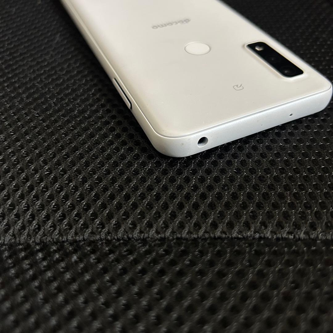 L*A様 美品 arrows we F-51B ホワイト docomo スマ