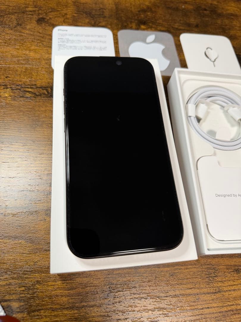 iphone15 pro 256gb simフリー　ブラックチタニウム　超美品