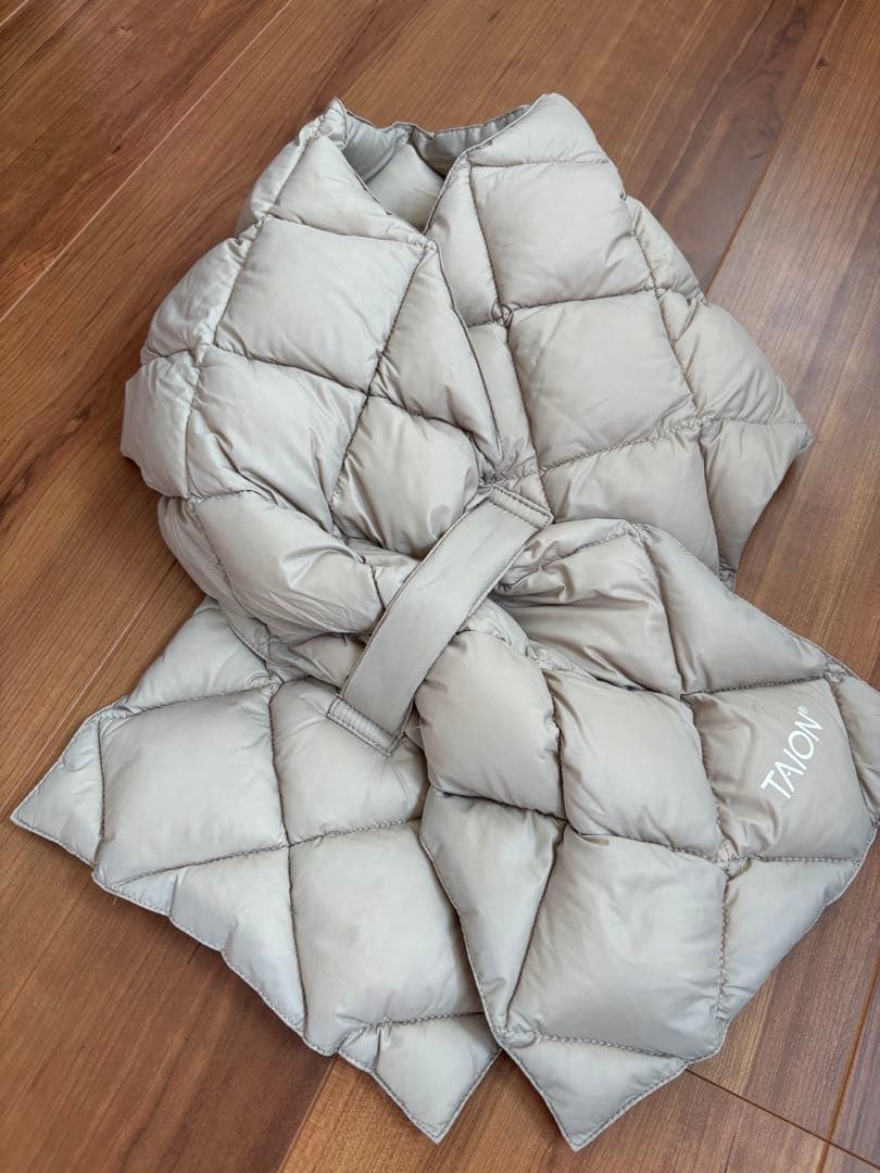 TAION 別注 ダウンマフラー付 クルーネックミドルダウン ナノユニバース