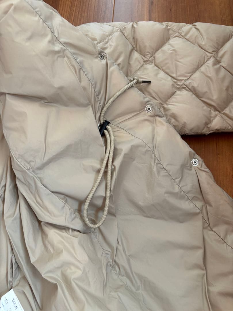 TAION 別注 ダウンマフラー付 クルーネックミドルダウン ナノユニバース