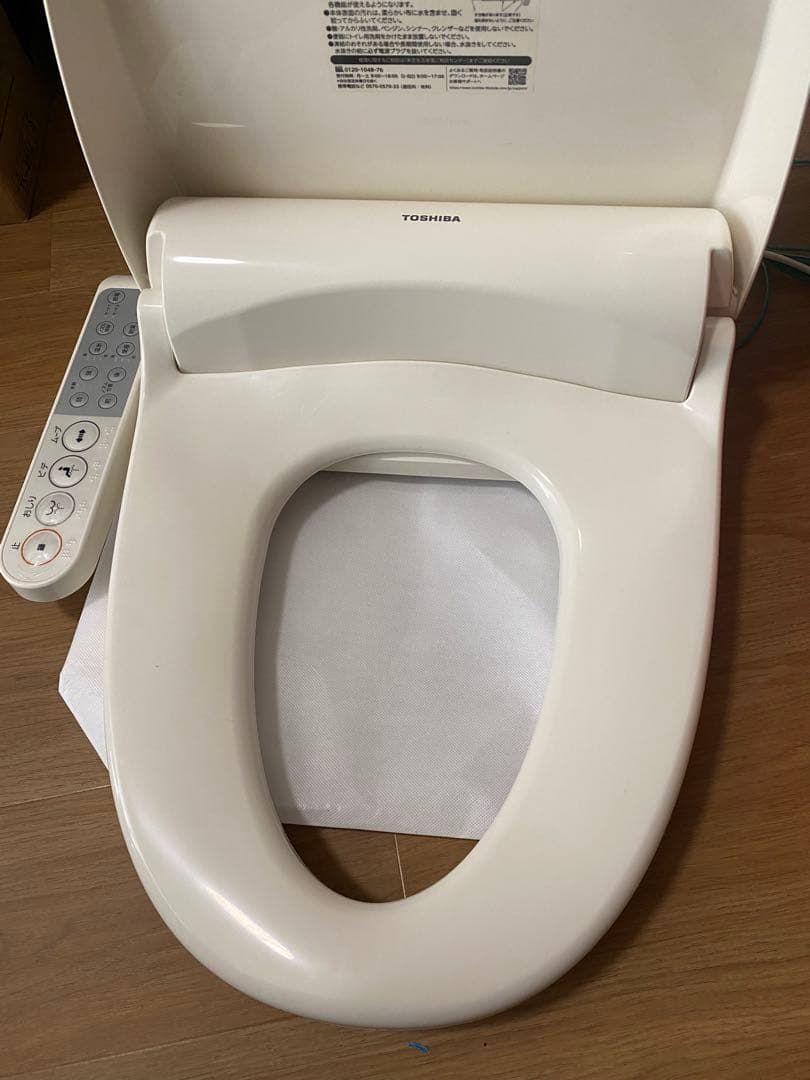 TOSHIBA 温水洗浄便座　ウォシュレット　SCS-T161