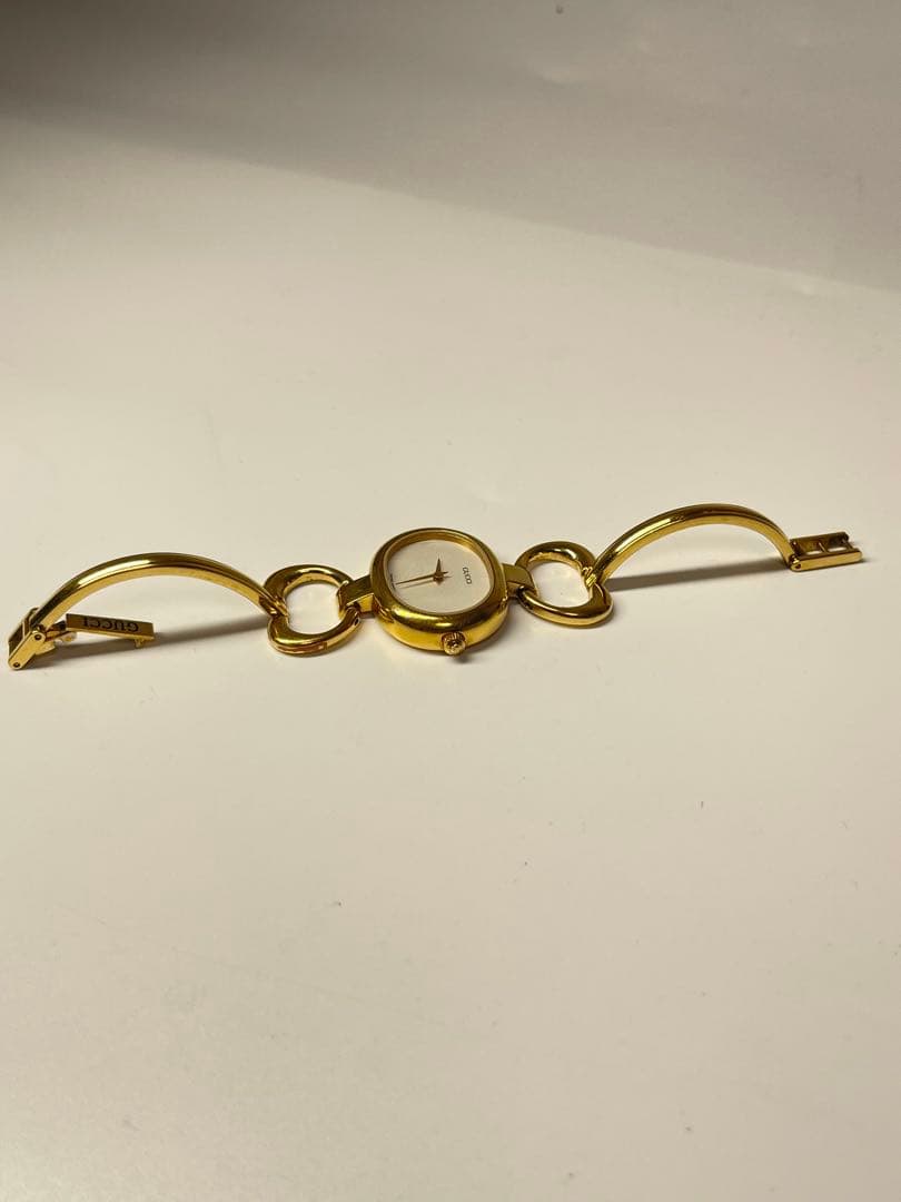 GUCCIグッチ 腕時計 ホワイトシェル 文字盤レディース 1600