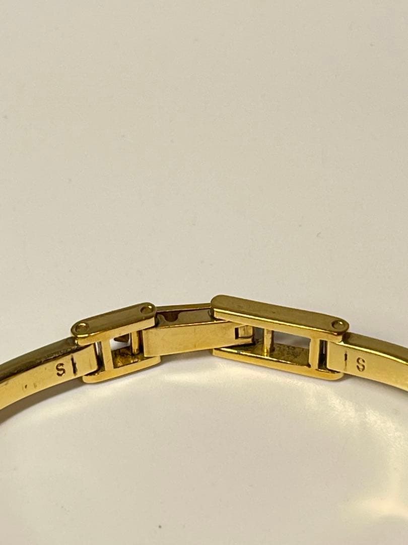 GUCCIグッチ 腕時計 ホワイトシェル 文字盤レディース 1600