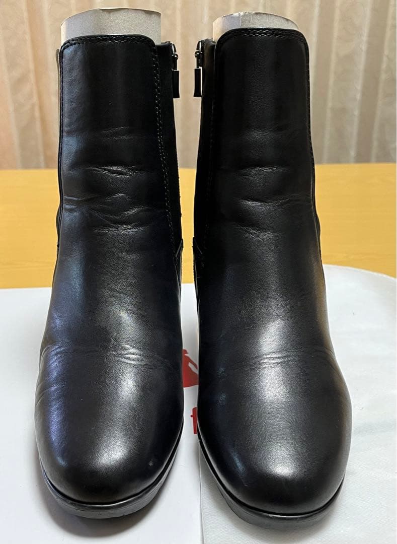 fit fit フレックスヒールサイドゴアブーツ（ブラック）