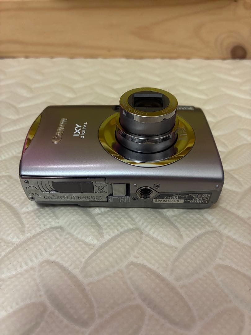 純正ケース付き　canon&キャノン　ixy900is デジタルカメラ