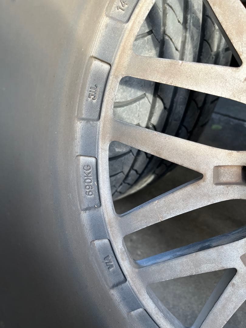 19インチ ホイール シルバー　タイヤほぼ新品