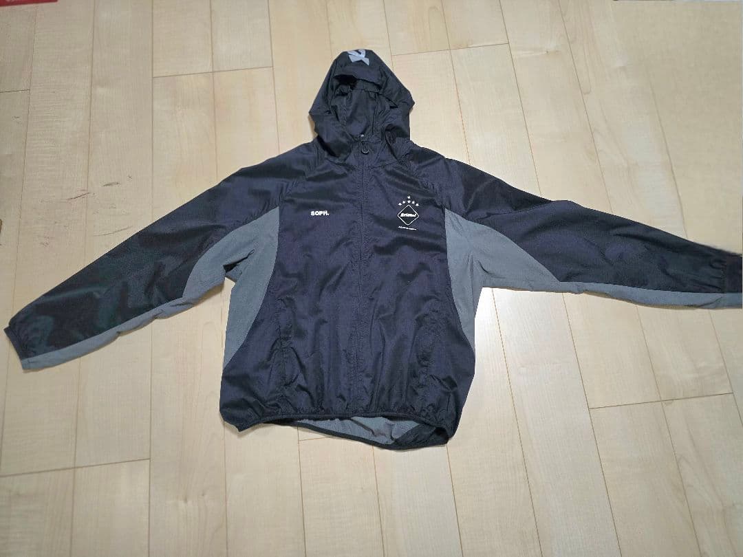 FCRBBristolナイロンジャケット黒/グレー