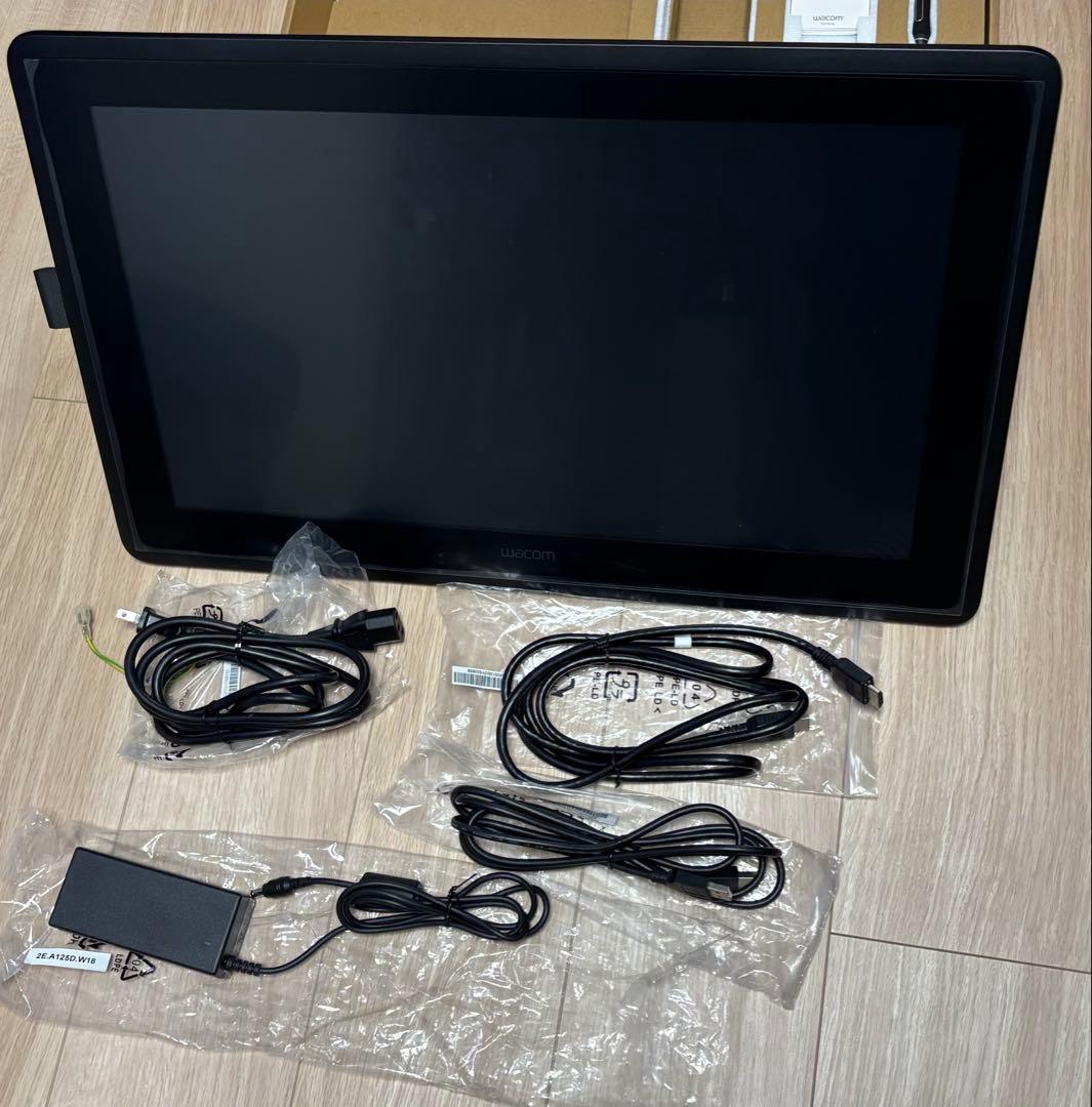 ワコム Cintiq 22 DTK2260K1D ほぼ未使用