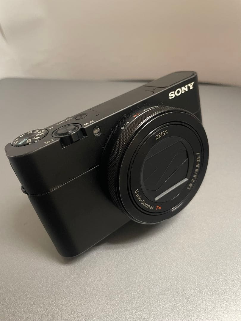 SONY RX100 V コンパクトデジタルカメラ　おまけ予備バッテリー充電器付