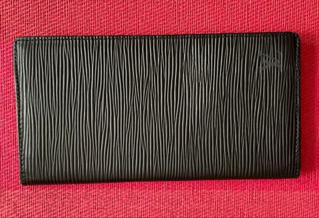 LOUIS VUITTON ルイヴィトン 長財布 エピ　中古