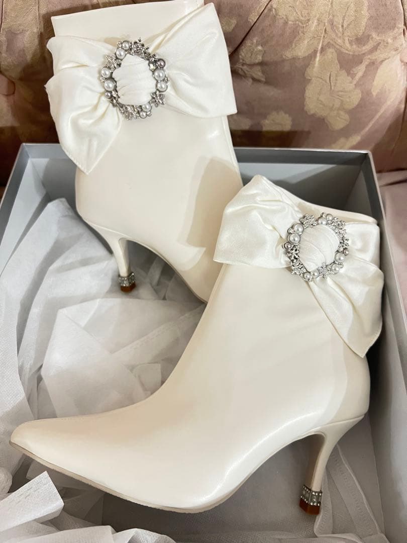 RANDA ホワイト ショートブーツ　L 箱付き