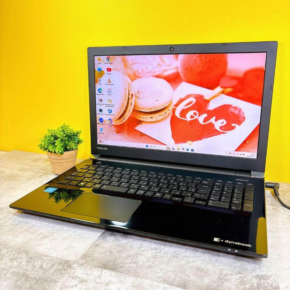 新品SSDで快適✨Win11✨薄型ノートパソコン黒 カメラ付 フルHD 仕事趣味