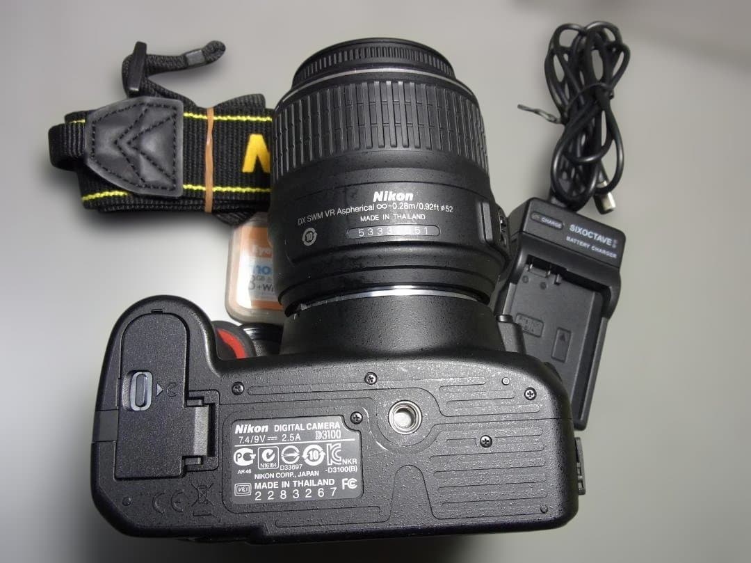 130　Nikon D3100 デジタル一眼レフ レンズバッテリー充電器送料込み