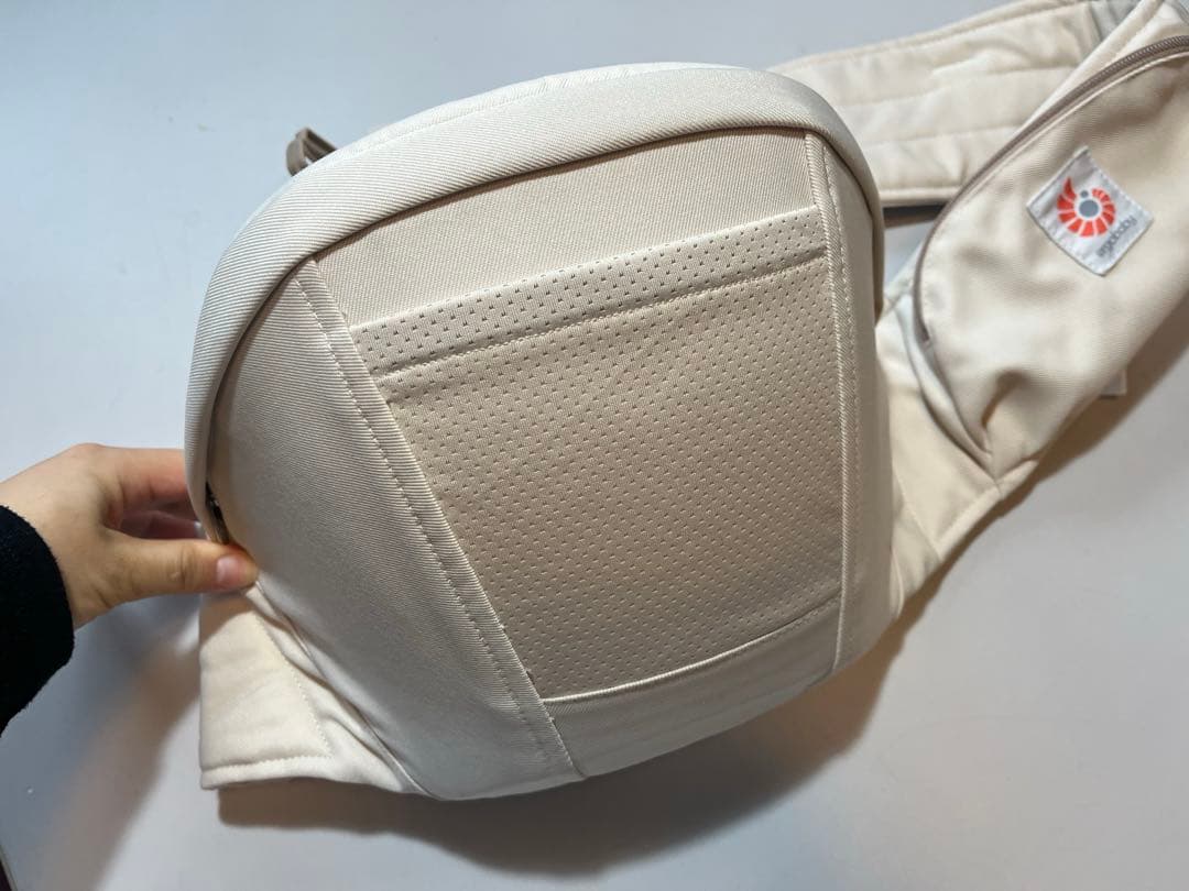 Ergobaby エルゴベビー Lift ヒップシート/ナチュラルベージュ