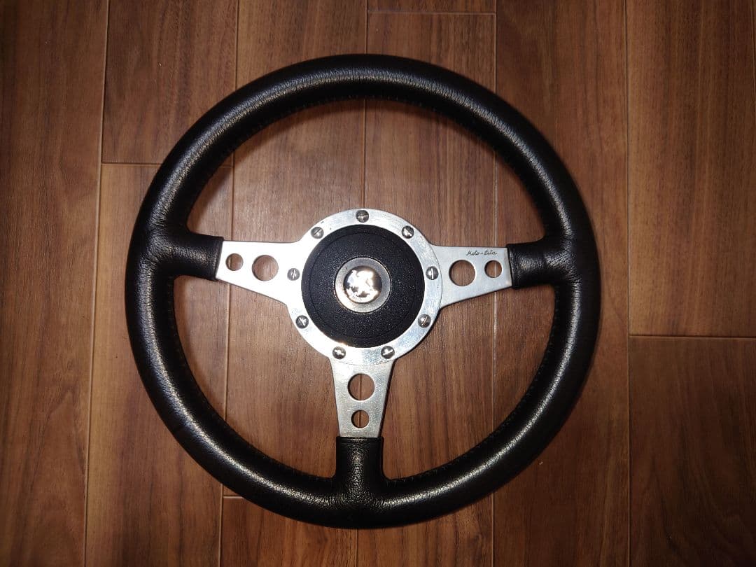 モトリタステアリングハンドル