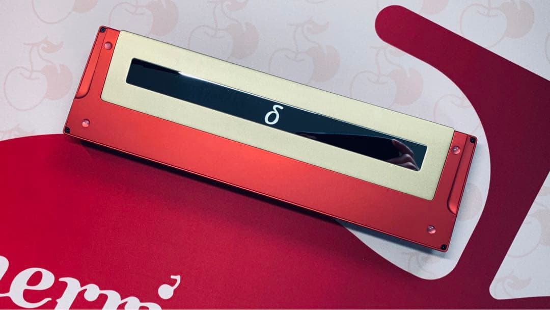 自作キーボード　delta50% レッド