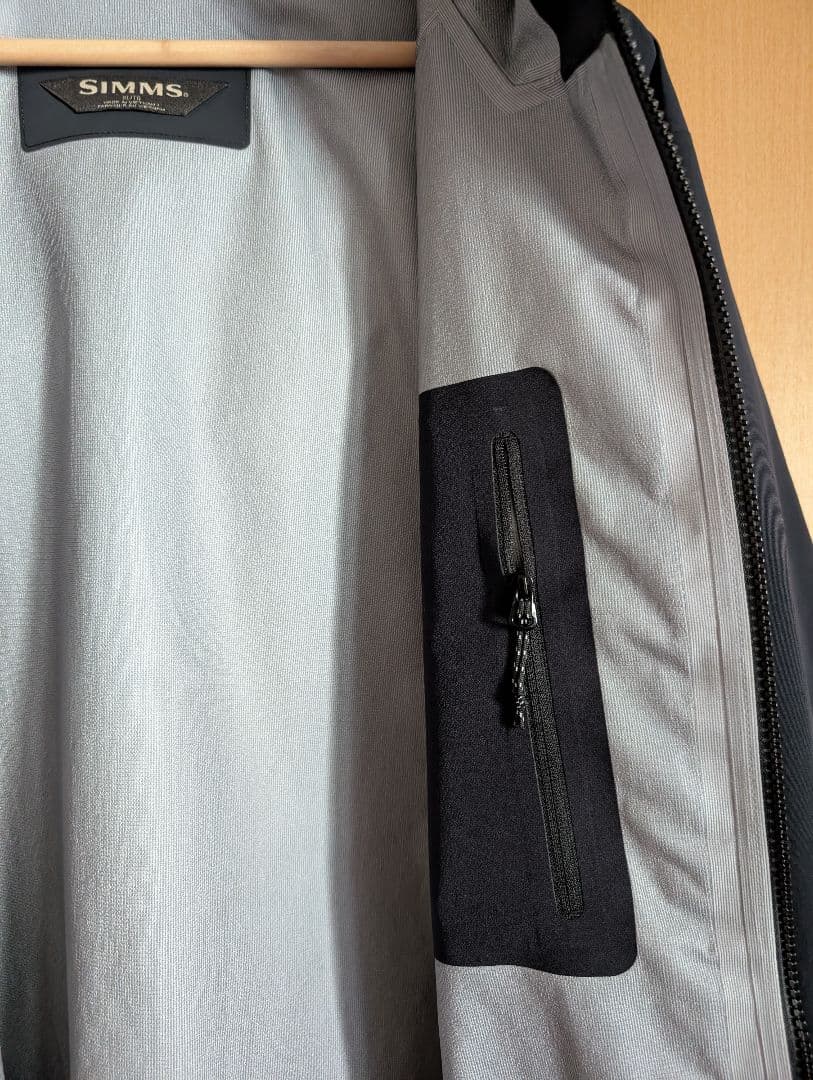 近日終了　Simms　希少サイズ　 FSジャケット XL ブラック シムス