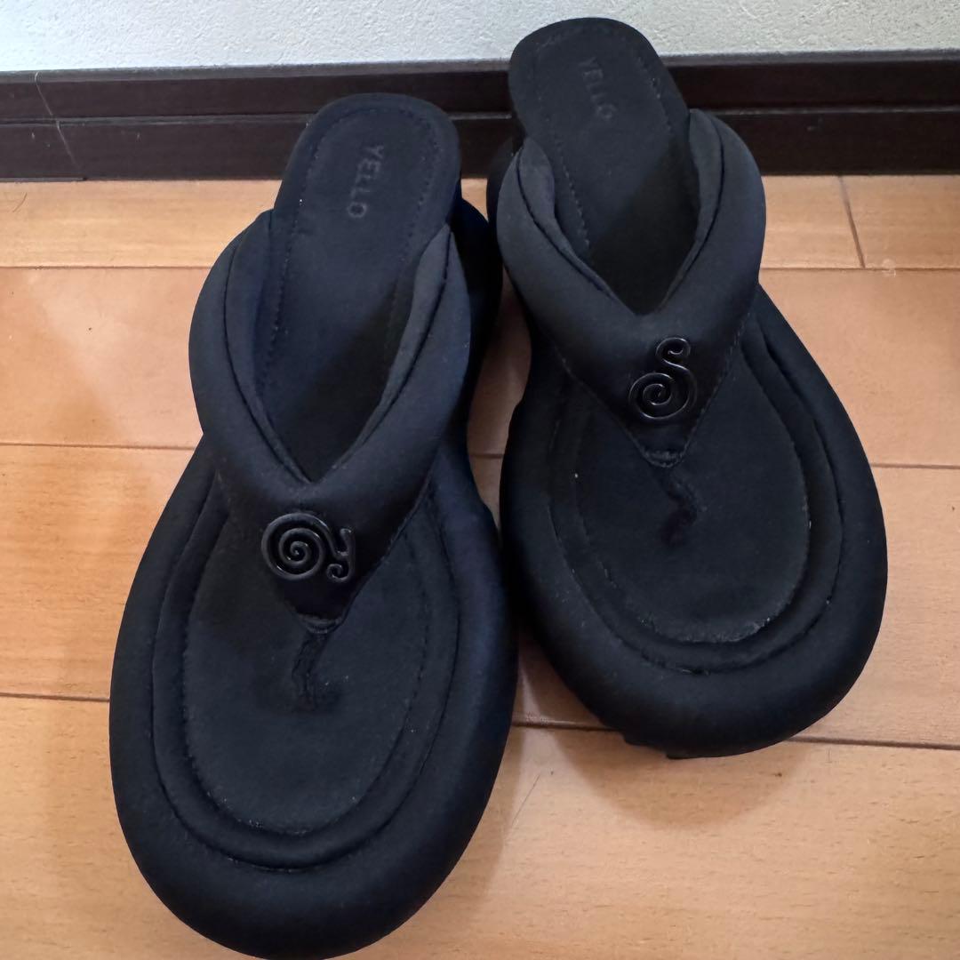 YELLO 【TOKYO BLACK TONGS SANDALS】新品
