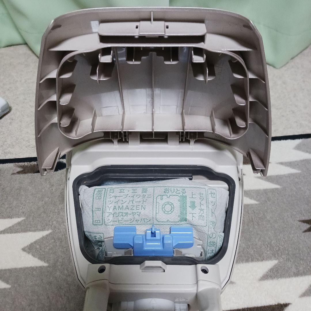 日立紙パック式掃除機　稼働品　　　 CV-KP90G