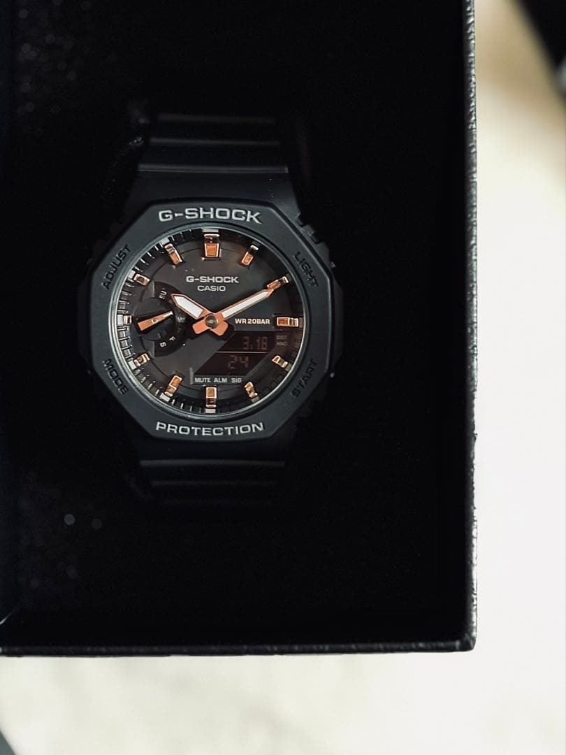 G-SHOCK GMA-S2100-1AJF カーボンコアガード美品