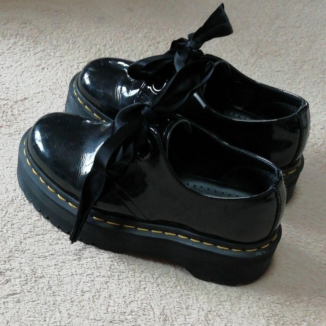 ドクターマーチンエナメル厚底シューズ　HOLLY