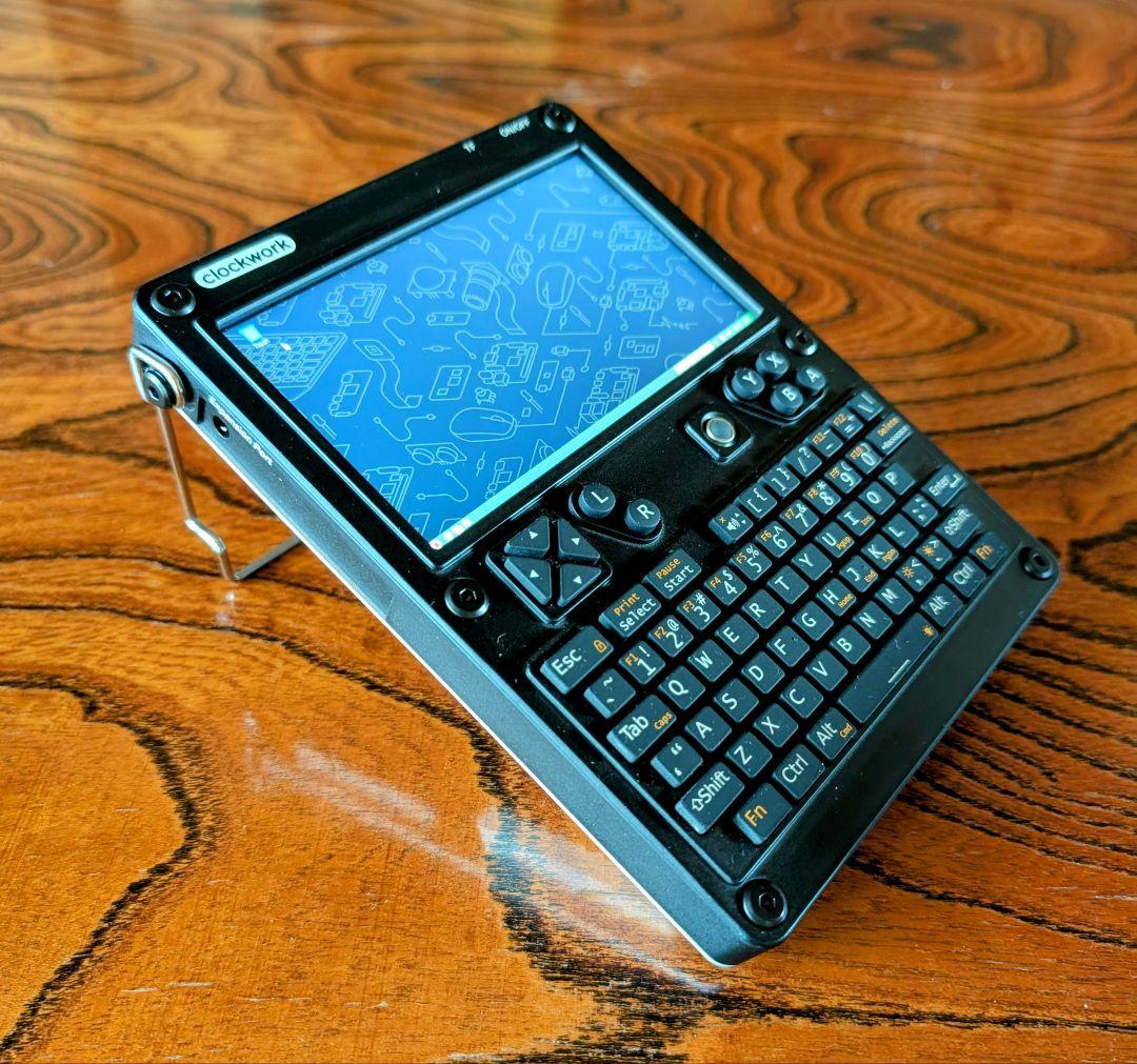 ミニPC clockwork uConsole CM4-D 4GB