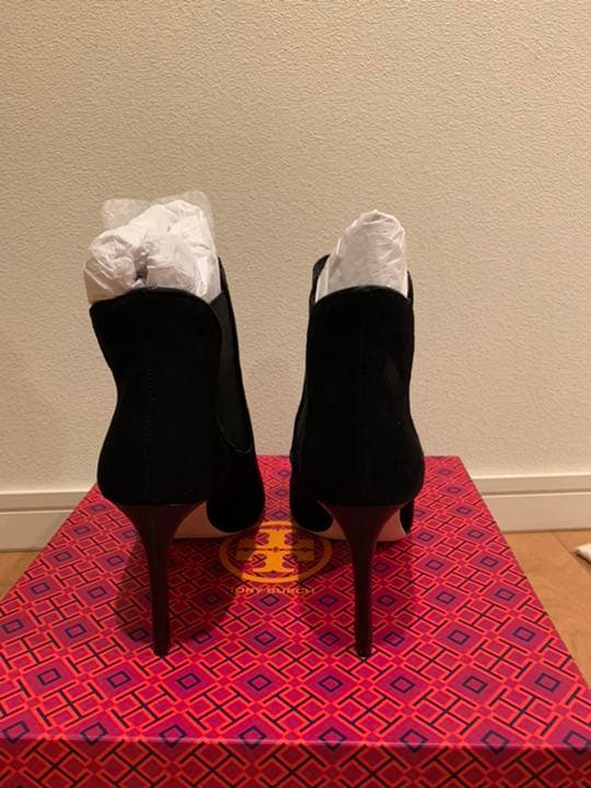 まなTory Burch Lancaster Suede Bootie