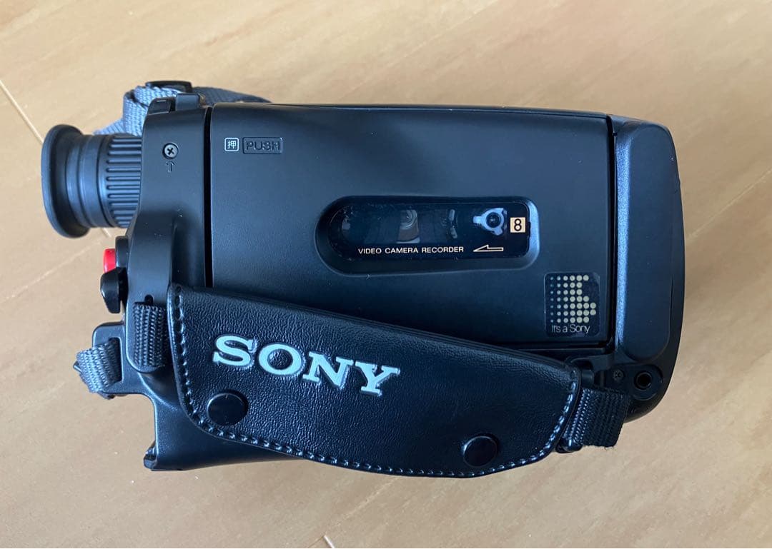 【完動品】 SONY VideoHi8 Handycam CCD-TRV11