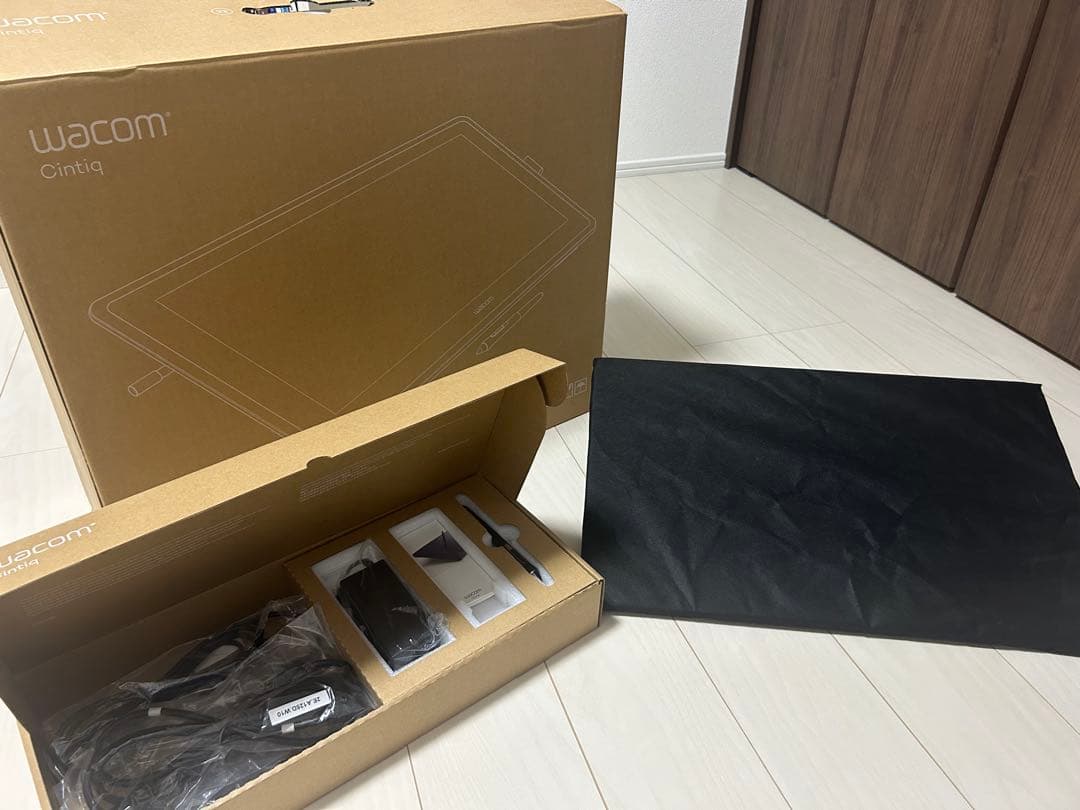 ワコム Wacom Cintiq 22 FDH DTK2260K1D 液タブ