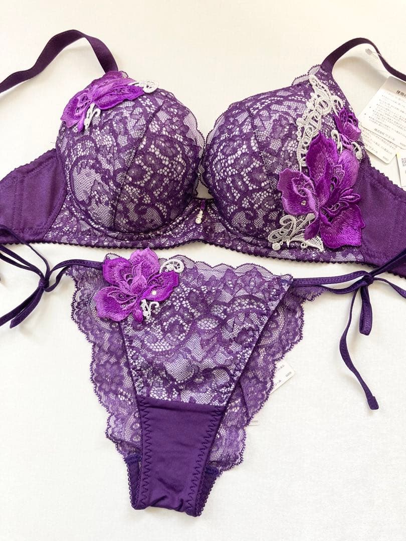 新品　ワコール　サルート　95G E70 ソングM VI